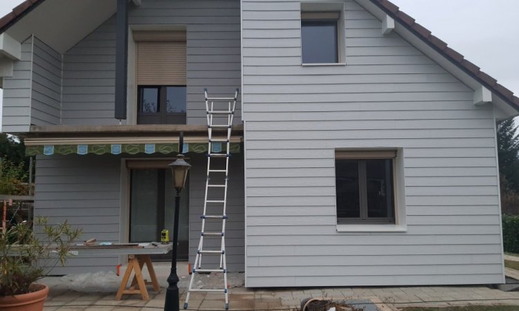 Rénovation totale de façade, nettoyage de toiture et pose d'isolation en 120 mm à Besançon